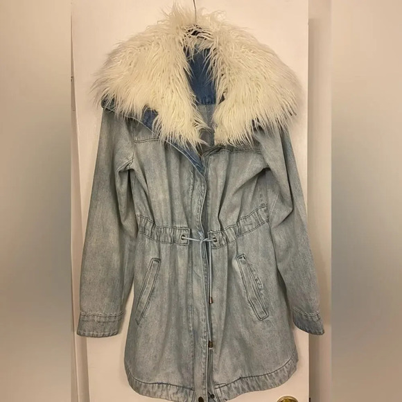 Show Me Your Mumu Montana Faux Fur Collar Denim Jacket Overcast Size Medium - Picture 1 of 8